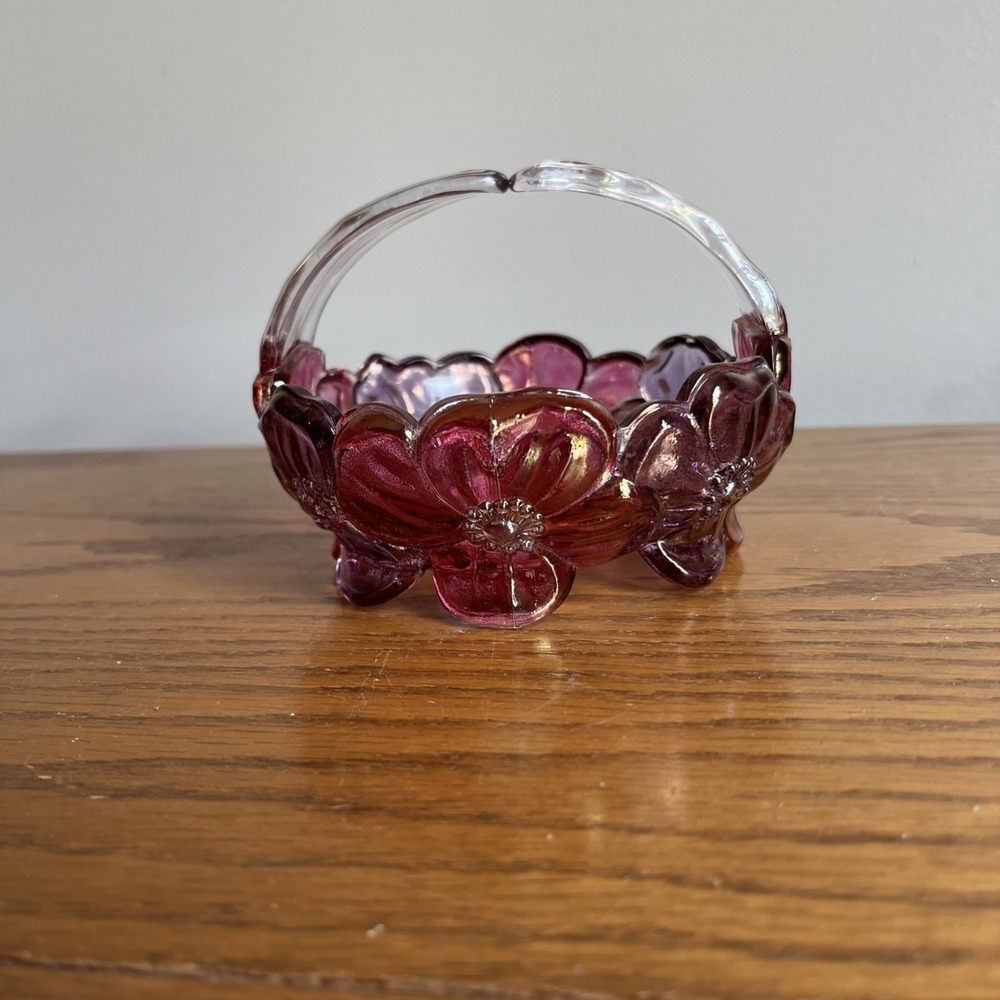 Vintage Westmoreland Dogwood Pansy Purple & Pink Glass Basket, Trinket Dish - Picture 4 of 11